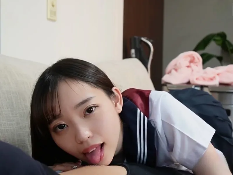 Học sinh nữ ngây thơ bị tên ba cóc chọc cò giả vào lồn